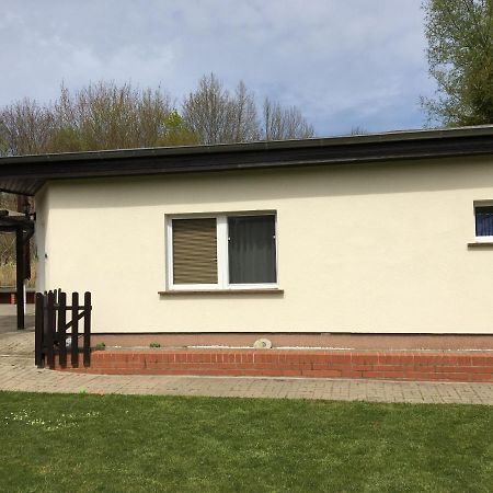 Schoener Ferienbungalow Umgeben Von Natur Und Nicht Weit Zur Ostsee Neubukow Buitenkant foto