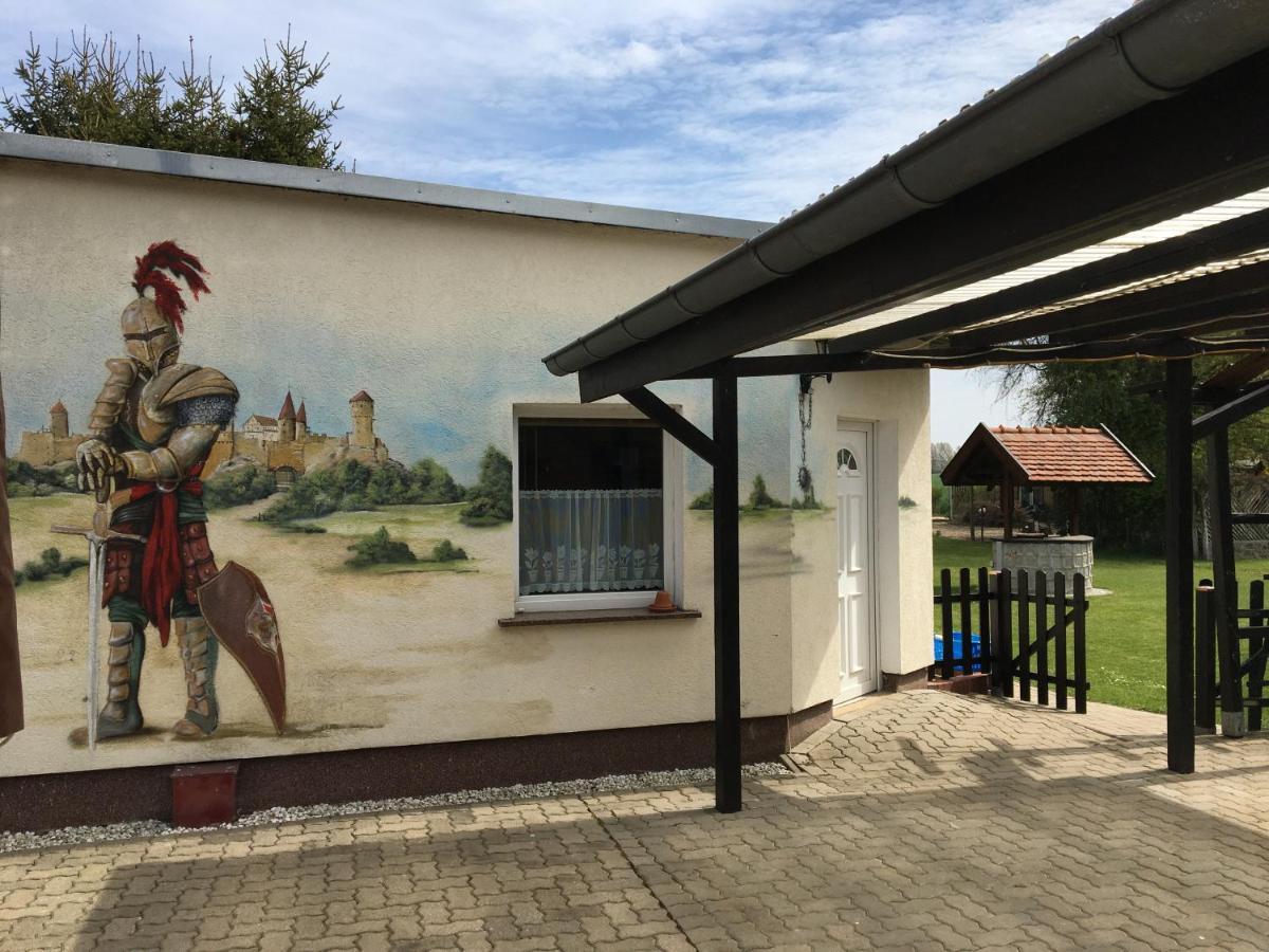 Schoener Ferienbungalow Umgeben Von Natur Und Nicht Weit Zur Ostsee Neubukow Buitenkant foto