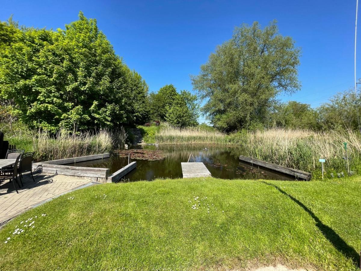 Schoener Ferienbungalow Umgeben Von Natur Und Nicht Weit Zur Ostsee Neubukow Buitenkant foto
