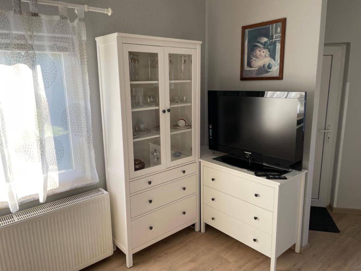 Schoener Ferienbungalow Umgeben Von Natur Und Nicht Weit Zur Ostsee Neubukow Buitenkant foto